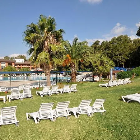 מלון Mcs Oasis Club קונאקלי
