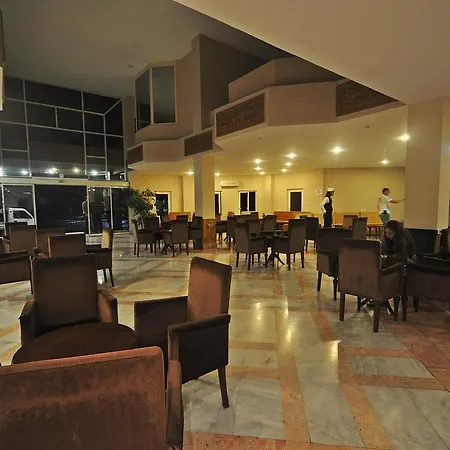 Mcs Oasis Club 4*